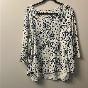 Chico's navy blue and cream 3/4 Sleeve Boxy Blouse